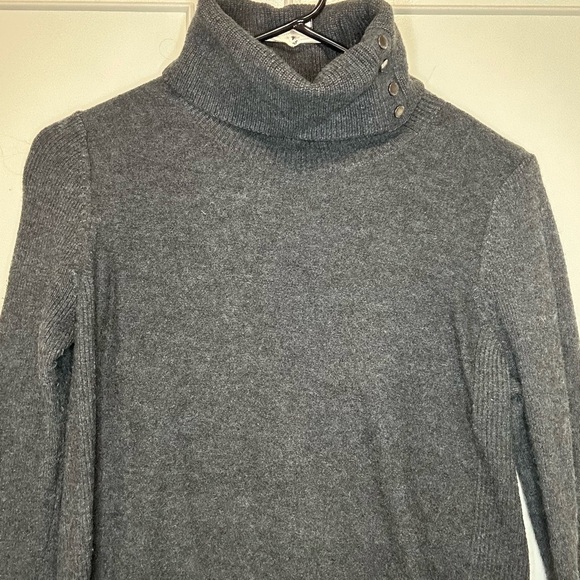 Calvin Klein Gray Tunic Turtleneck Sweater in Size Small - Picture 2 of 3